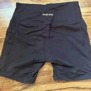 Workout shorts w/pockets-medium